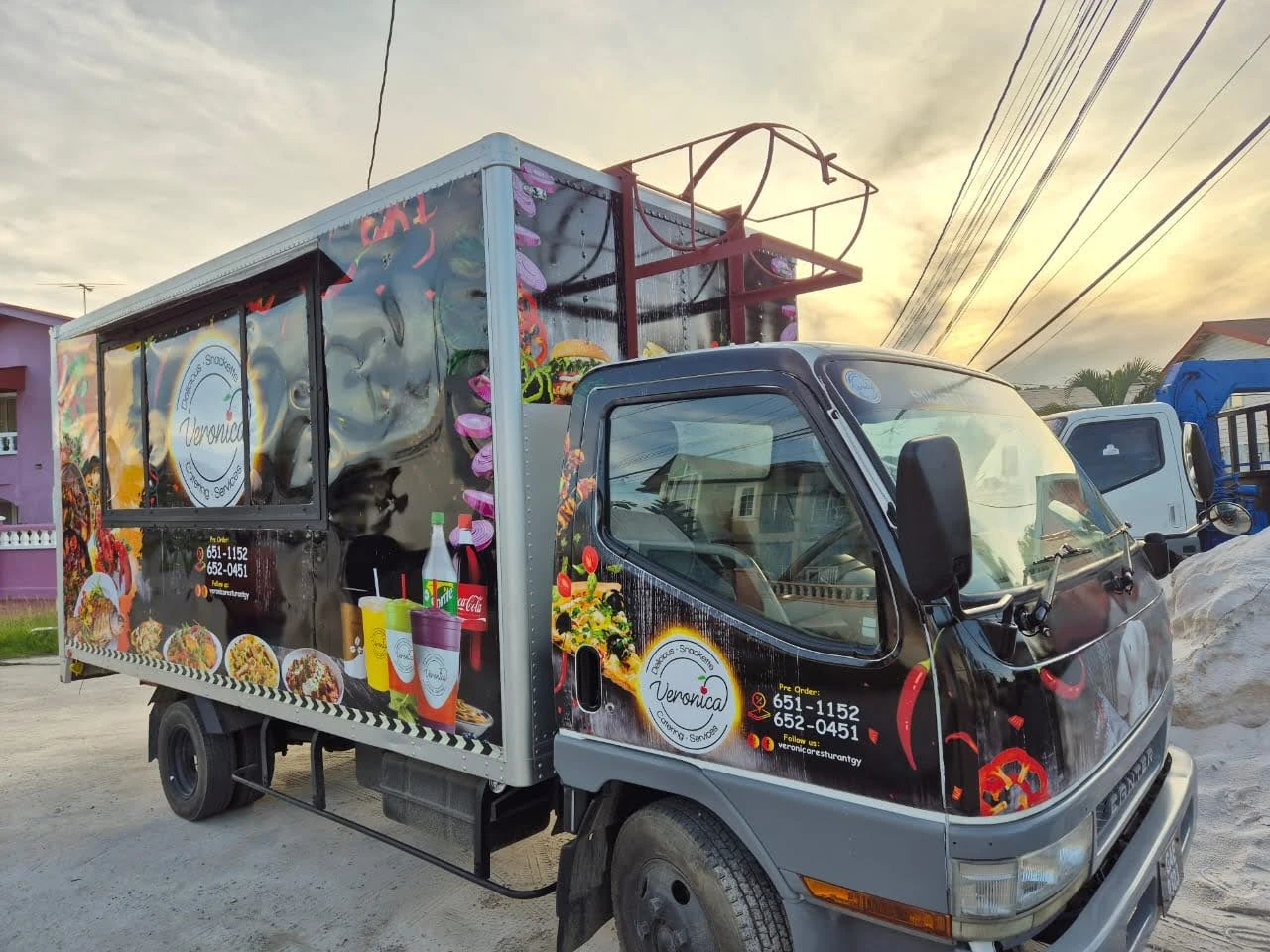 Veronica food truck with full-colour food and drink graphics